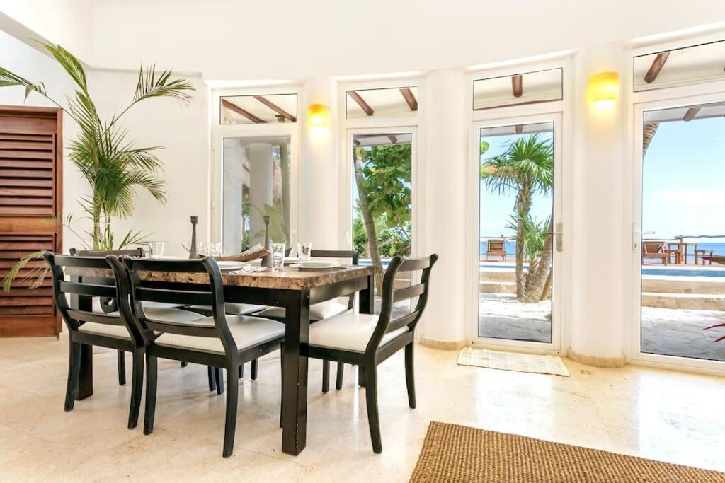 Luxury 5-Br Beachfront Home In Tulum Casa Sofia Gato Экстерьер фото