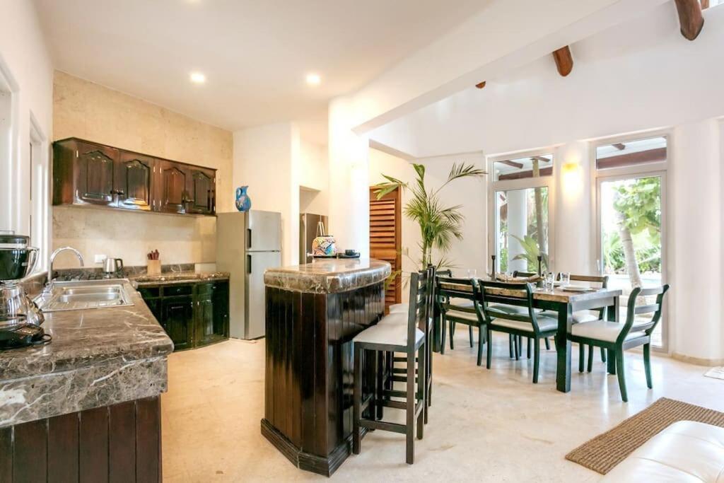 Luxury 5-Br Beachfront Home In Tulum Casa Sofia Gato Экстерьер фото