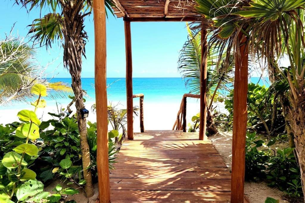 Luxury 5-Br Beachfront Home In Tulum Casa Sofia Gato Экстерьер фото